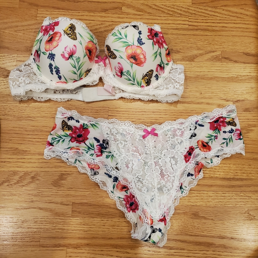 Victoria's Secret Bra and Panty Set